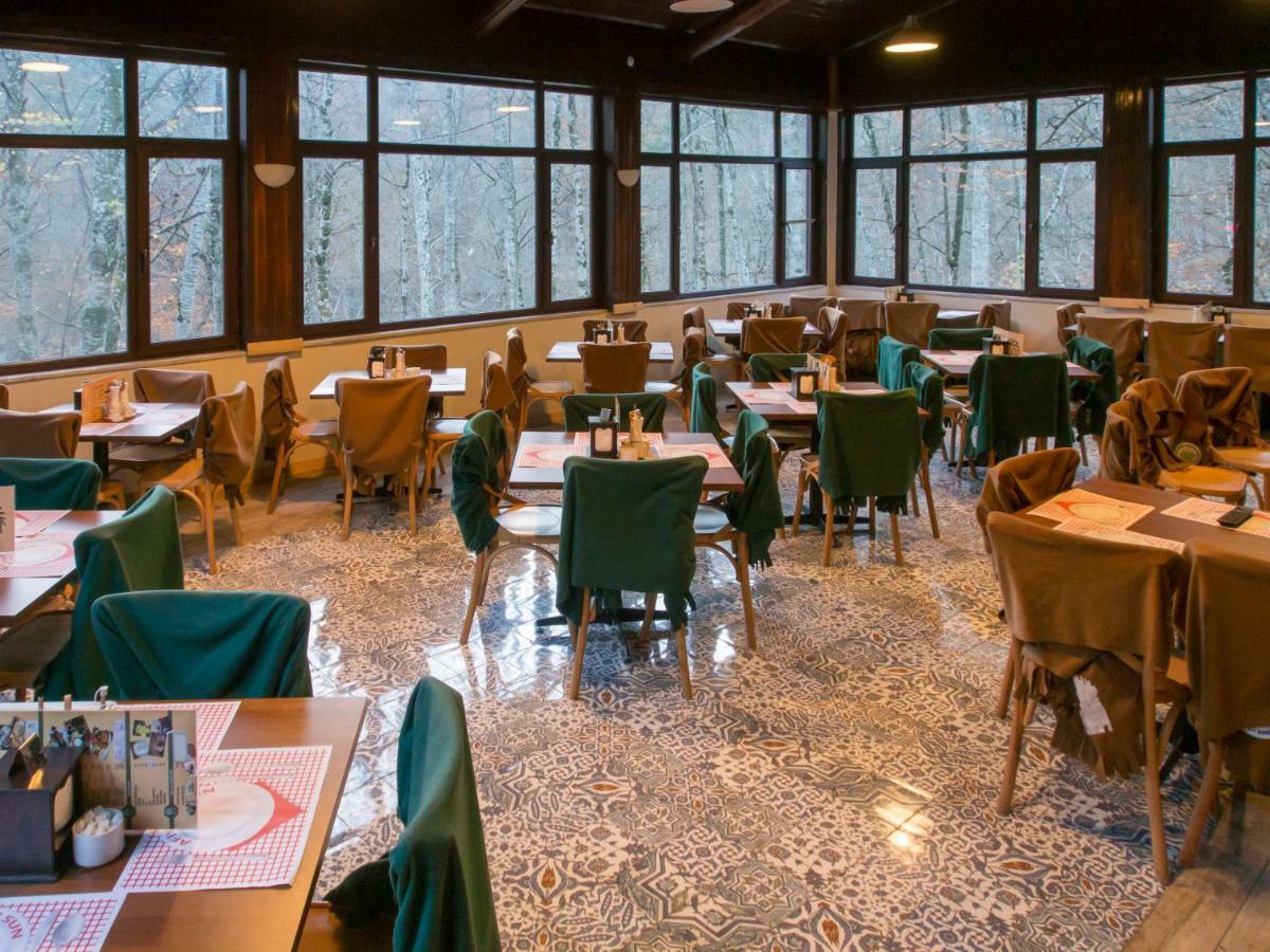 Habitat Mesire Guest House Mengen Екстериор снимка