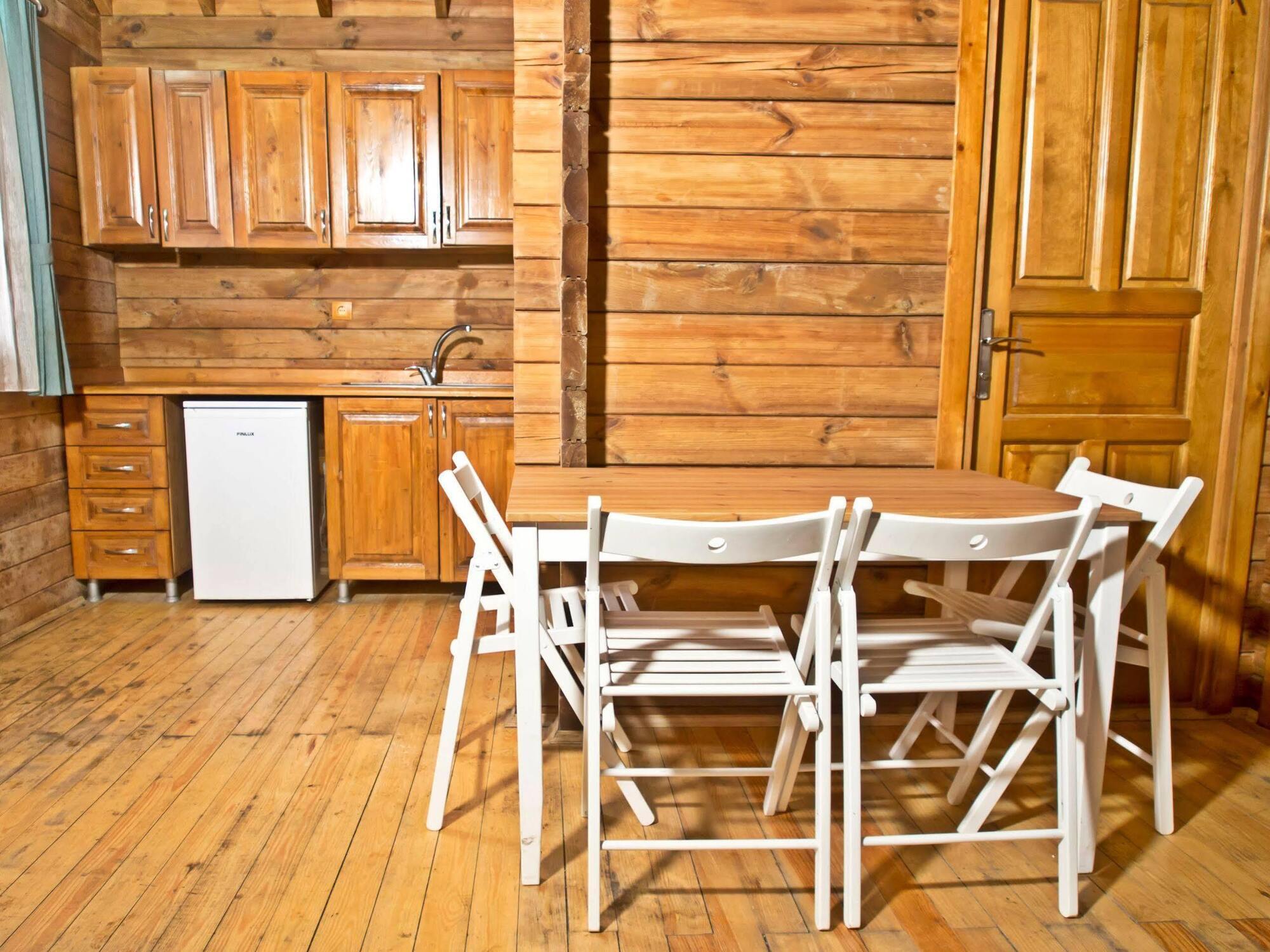 Habitat Mesire Guest House Mengen Екстериор снимка